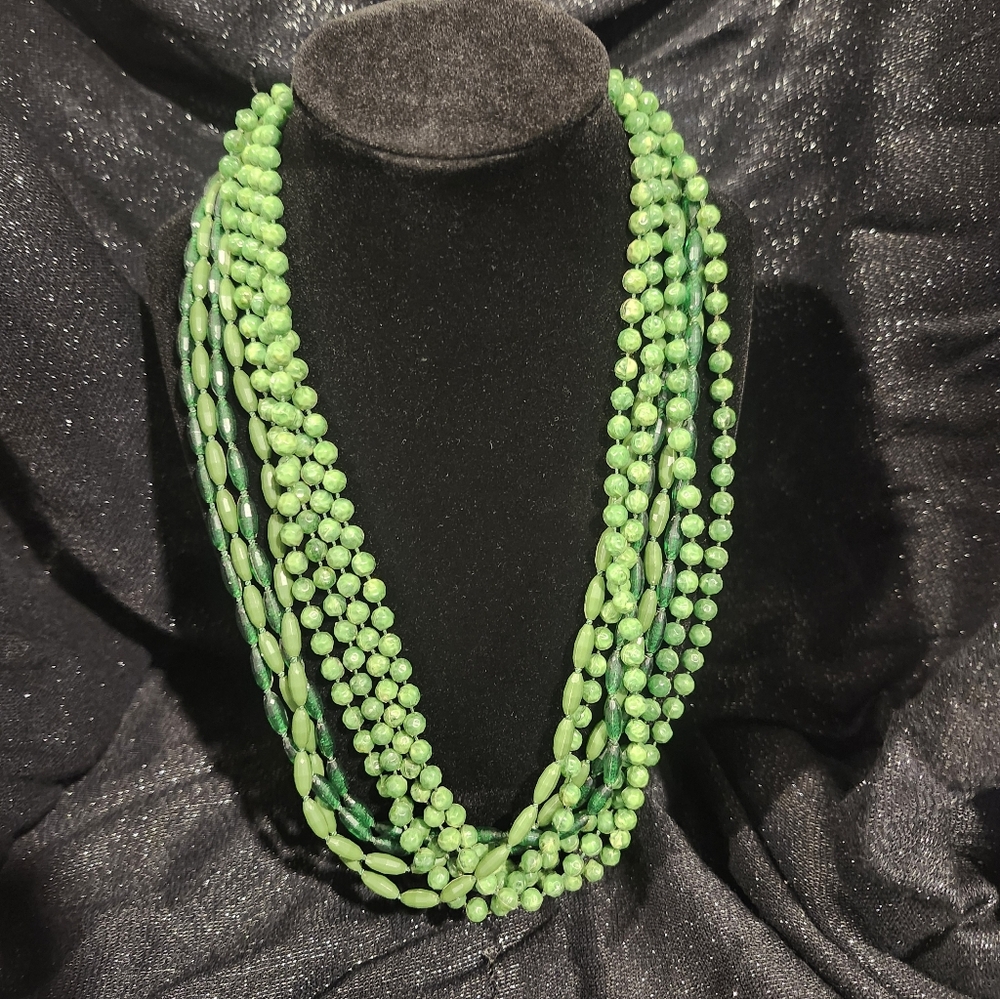 Elegant Green Beaded Necklace
